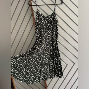 Old Navy Floral Dress size Medium